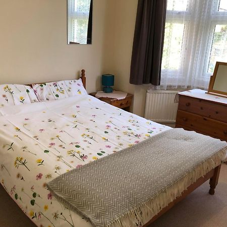 Spacious West London 2 Bedroom Apartment エクステリア 写真