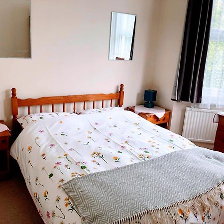 Spacious West London 2 Bedroom Apartment エクステリア 写真