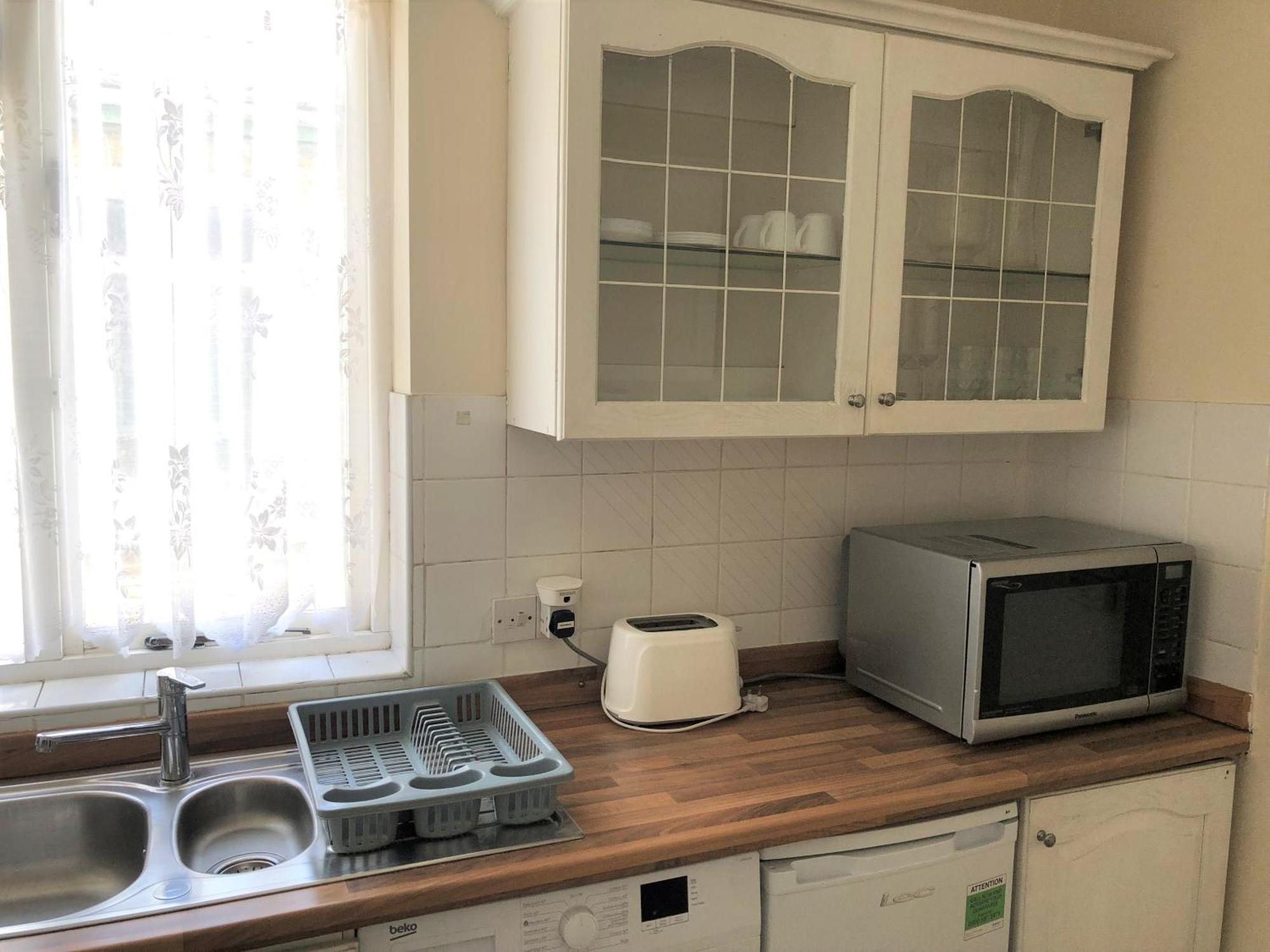 Spacious West London 2 Bedroom Apartment エクステリア 写真
