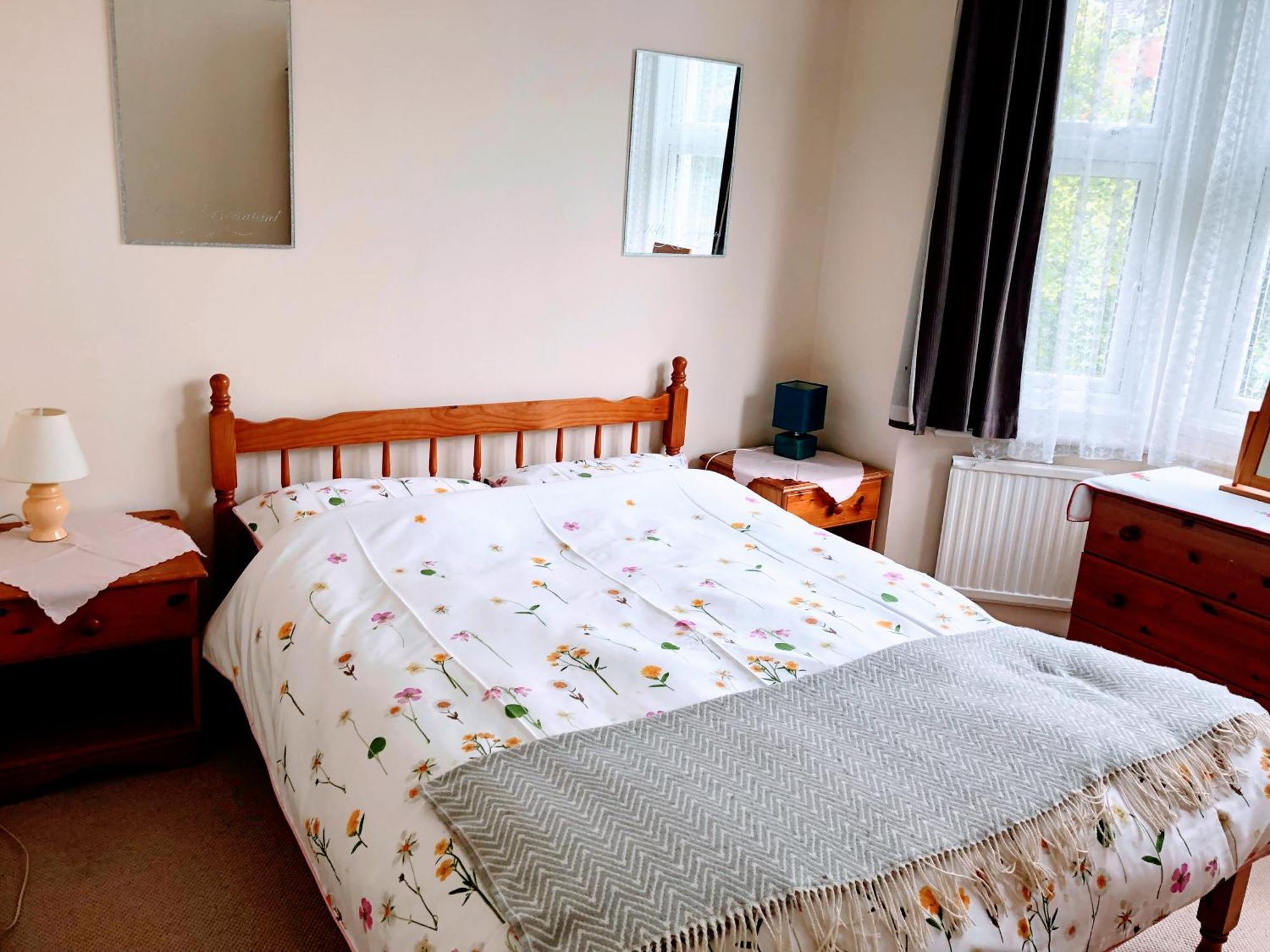 Spacious West London 2 Bedroom Apartment エクステリア 写真