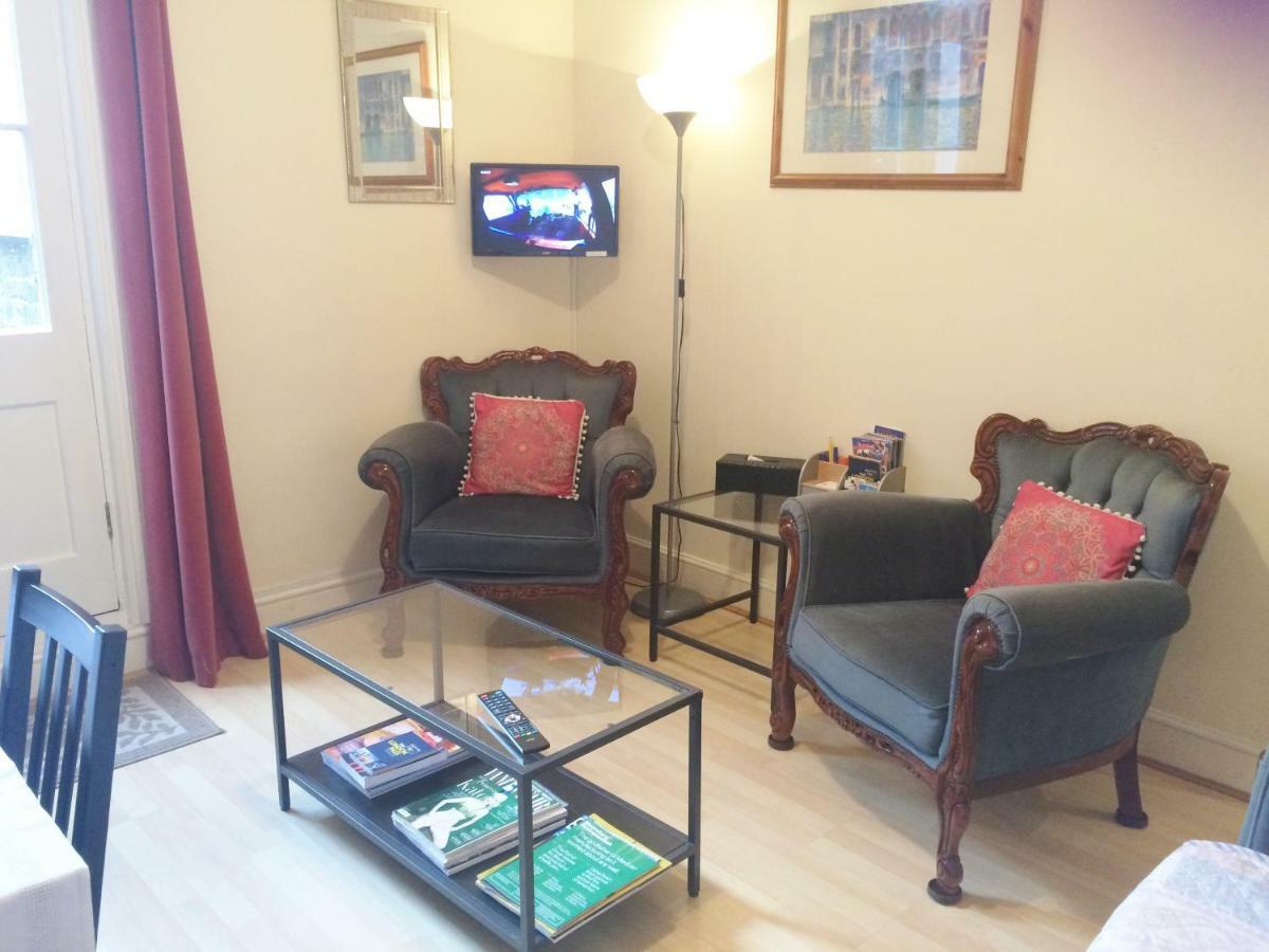 Spacious West London 2 Bedroom Apartment エクステリア 写真