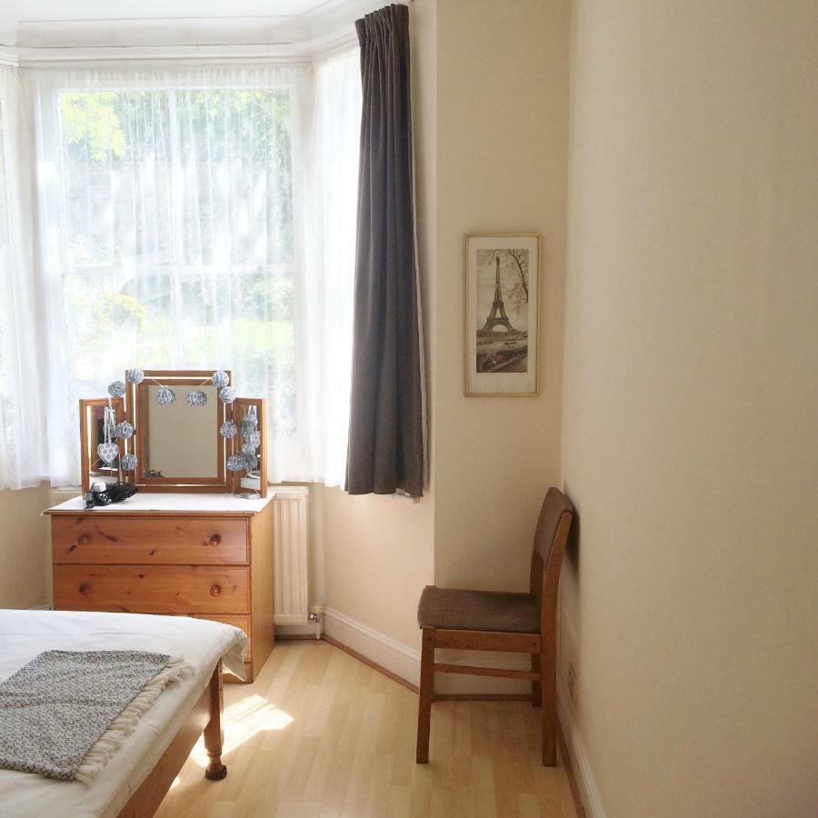 Spacious West London 2 Bedroom Apartment エクステリア 写真