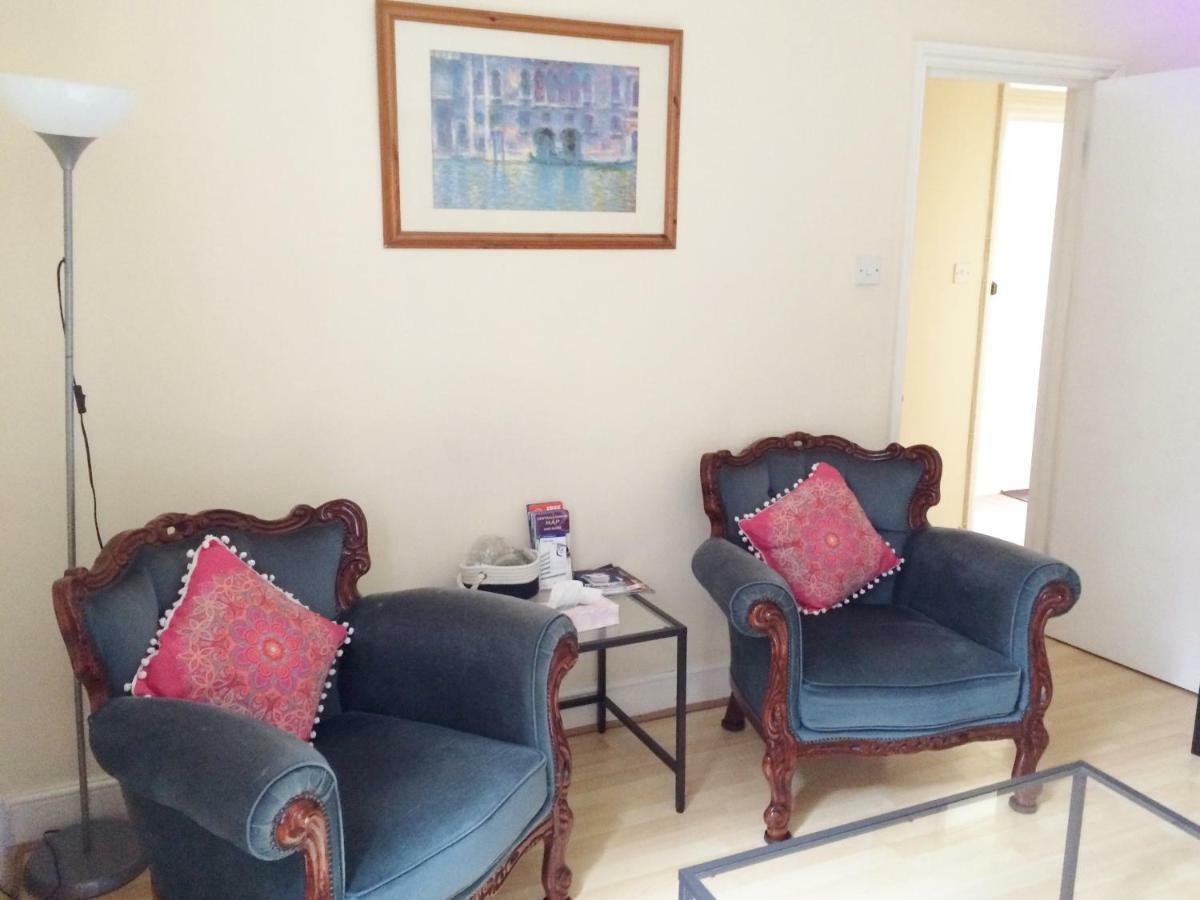 Spacious West London 2 Bedroom Apartment エクステリア 写真